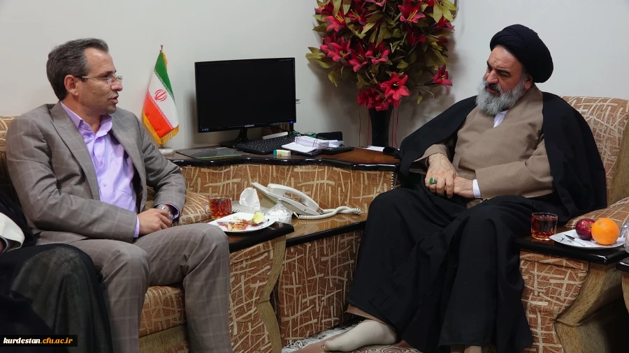 در محل دفتر حضرت آیت الله حسینی شاهرودی انجام شد؛

دیدار دکتر طاهری نیا با نماینده ولی فقیه در استان کردستان 
 5