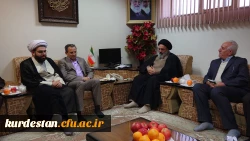 در محل دفتر حضرت آیت الله حسینی شاهرودی انجام شد؛

دیدار دکتر طاهری نیا با نماینده ولی فقیه در استان کردستان 
 3