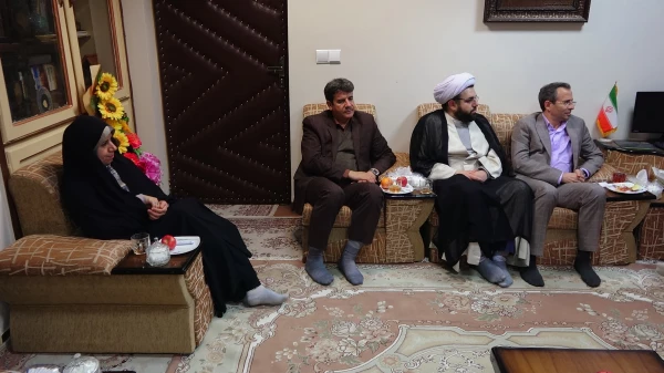 در محل دفتر حضرت آیت الله حسینی شاهرودی انجام شد؛

دیدار دکتر طاهری نیا با نماینده ولی فقیه در استان کردستان 
 8