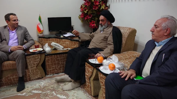 در محل دفتر حضرت آیت الله حسینی شاهرودی انجام شد؛

دیدار دکتر طاهری نیا با نماینده ولی فقیه در استان کردستان 
 7