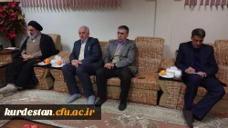 در محل دفتر حضرت آیت الله حسینی شاهرودی انجام شد؛

دیدار دکتر طاهری نیا با نماینده ولی فقیه در استان کردستان 
 9