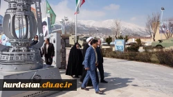 با حضور در یادمان شهدای گمنام سنندج؛

ادای احترام دکتر علی محمدی به شهدای گمنام سنندج  
 3