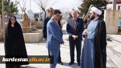 با حضور در یادمان شهدای گمنام سنندج؛

ادای احترام دکتر علی محمدی به شهدای گمنام سنندج  
 7