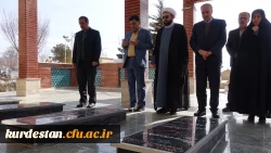 با حضور در یادمان شهدای گمنام سنندج؛

ادای احترام دکتر علی محمدی به شهدای گمنام سنندج  
 11