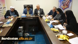 در سالن جلسات مدیریت استانی ؛

با حضور دکتر محمدی جلسه شورای فرهنگی دانشگاه فرهنگیان کردستان برگزار شد 8