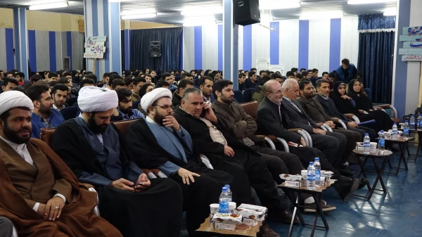 به روایت تصویر؛

یادواره 23 شهید دانشگاه فرهنگیان کردستان  9