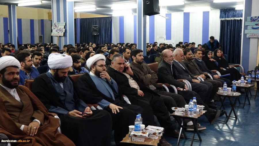 به روایت تصویر؛

یادواره 23 شهید دانشگاه فرهنگیان کردستان  9