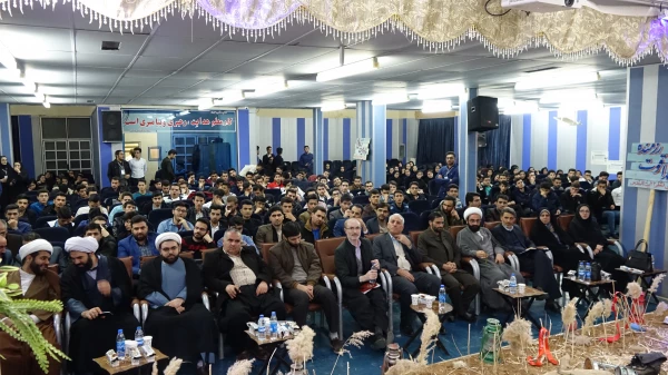 به روایت تصویر؛

یادواره 23 شهید دانشگاه فرهنگیان کردستان  17