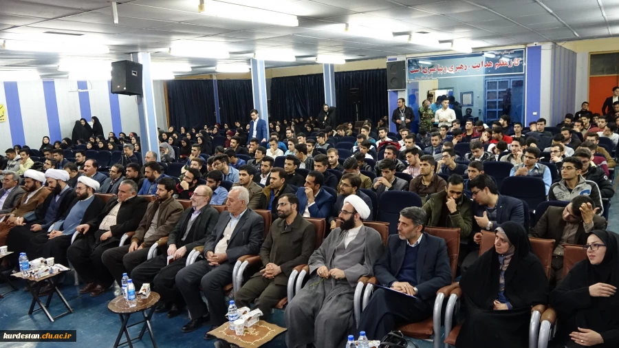 به روایت تصویر؛

یادواره 23 شهید دانشگاه فرهنگیان کردستان  16