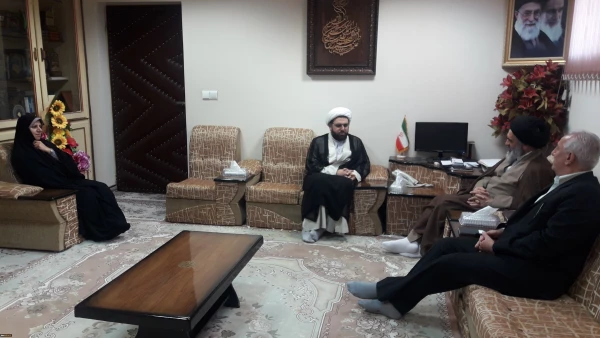 در محل دفتر حضرت آیت الله حسینی شاهرودی انجام شد ؛

دیدار دکتر معروفی با نماینده ولی فقیه در استان کردستان 2