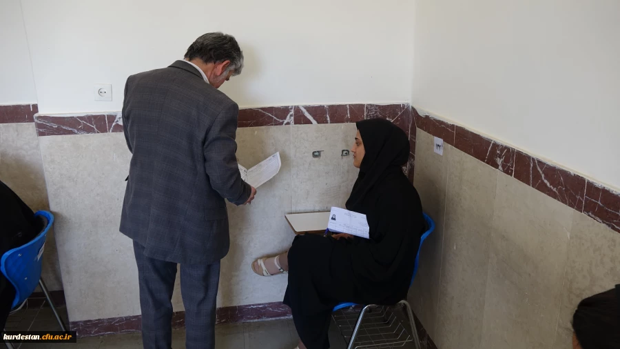 بازدید دکتر سمیعی از روند برگزاری امتحانات پردیس های  دانشگاه فرهنگیان استان کردستان 5