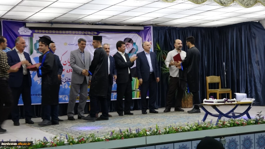 در سالن اجتماعات پردیس شهید مدرس برگزار شد؛

جشن دانش آموختگی دانشجو معلمان دانشگاه فرهنگیان کردستان 13