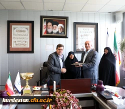 با حضور دکتر خنیفر در شورای دانشگاه فرهنگیان انجام شد؛

تقدیر از حمایت های دکتر معروفی درکسب مقام اول دومین جشنواره کشوری ورزش های همگانی دانشجو معلمان 5