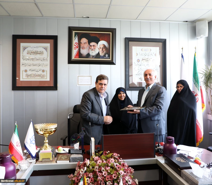 با حضور دکتر خنیفر در شورای دانشگاه فرهنگیان انجام شد؛

تقدیر از حمایت های دکتر معروفی درکسب مقام اول دومین جشنواره کشوری ورزش های همگانی دانشجو معلمان 5