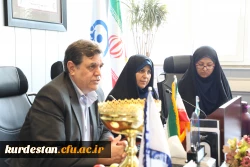 با حضور دکتر خنیفر در شورای دانشگاه فرهنگیان انجام شد؛

تقدیر از حمایت های دکتر معروفی درکسب مقام اول دومین جشنواره کشوری ورزش های همگانی دانشجو معلمان 3