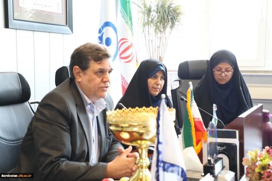 با حضور دکتر خنیفر در شورای دانشگاه فرهنگیان انجام شد؛

تقدیر از حمایت های دکتر معروفی درکسب مقام اول دومین جشنواره کشوری ورزش های همگانی دانشجو معلمان 3