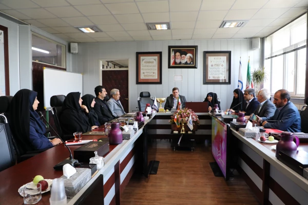 با حضور دکتر خنیفر در شورای دانشگاه فرهنگیان انجام شد؛

تقدیر از حمایت های دکتر معروفی درکسب مقام اول دومین جشنواره کشوری ورزش های همگانی دانشجو معلمان 4