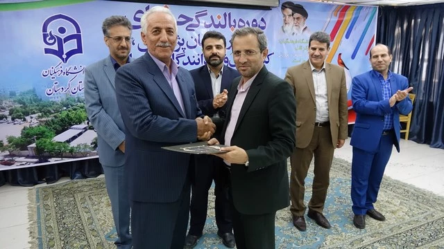 آیین تجلیل از برگزیدگان نکوداشت یکصد سال تربیت معلم در ایران در دانشگاه فرهنگیان کردستان برگزار گردید 3