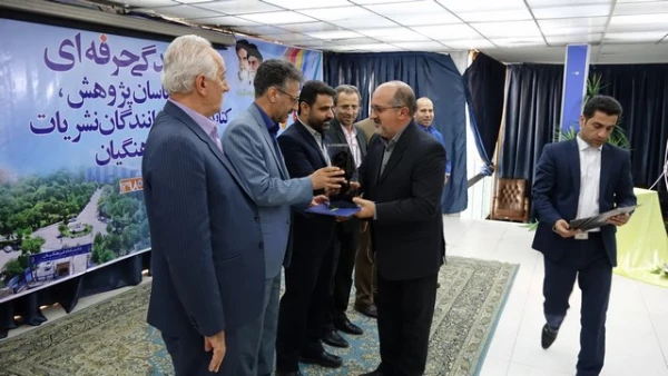 آیین تجلیل از برگزیدگان نکوداشت یکصد سال تربیت معلم در ایران در دانشگاه فرهنگیان کردستان برگزار گردید 13