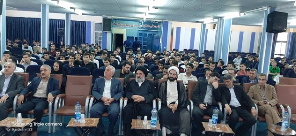 برای حل مشکلات جامعه تعلیم و تربیت باید راه کارهای ابتکاری خلق شود  4