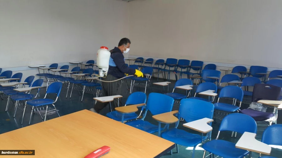 ضد عفونی مستمر فضاهای مختلف دانشگاه فرهنگیان کردستان ادامه دارد 9