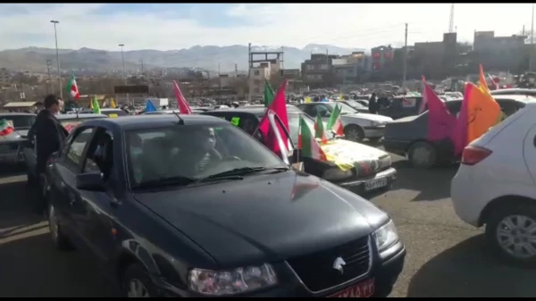 حضور پرشور  دانشگاه فرهنگیان کردستان در راهپیمایی خودرویی یوا... ۲۲ بهمن 1399  13