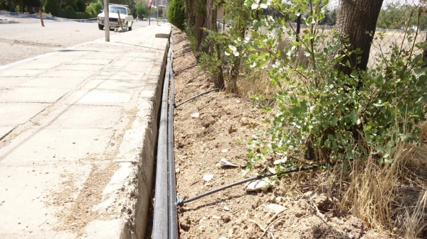 طراحی و اجرایی سیستم آبیاری قطره ای 4