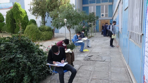 بازدید مدیر امور پردیس های دانشگاه فرهنگیان کردستان از روند ثبت نام حضوری دانشجومعلمان جدیدالورود 3