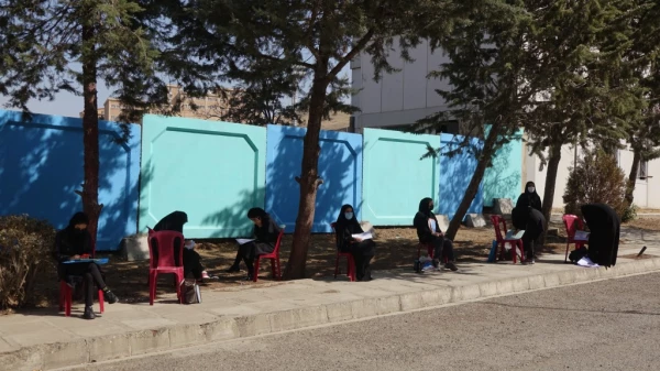 بازدید مدیر امور پردیس های دانشگاه فرهنگیان کردستان از روند ثبت نام حضوری دانشجومعلمان جدیدالورود 13