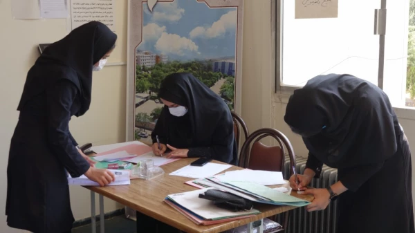 بازدید مدیر امور پردیس های دانشگاه فرهنگیان کردستان از روند ثبت نام حضوری دانشجومعلمان جدیدالورود 17