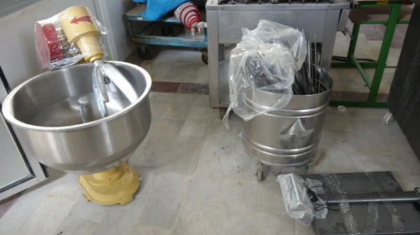 تجهیز سلف سرویس دانشگاه به تجهیزات صنعتی طبخ و پخت‬‎ غذا 9