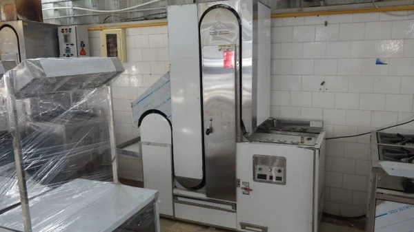 تجهیز سلف سرویس دانشگاه به تجهیزات صنعتی طبخ و پخت‬‎ غذا 10