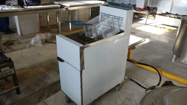 تجهیز سلف سرویس دانشگاه به تجهیزات صنعتی طبخ و پخت‬‎ غذا 12