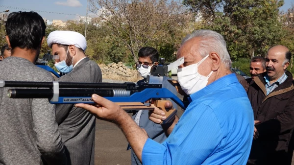 مسابقه تیراندازی با تفنگ بادی ویژه اساتید و کارکنان دانشگاه فرهنگیان کردستان 4