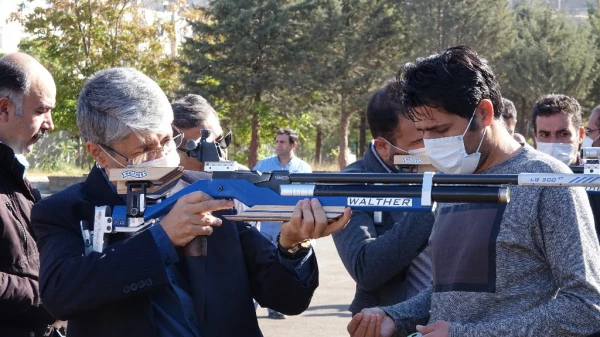 مسابقه تیراندازی با تفنگ بادی ویژه اساتید و کارکنان دانشگاه فرهنگیان کردستان 8