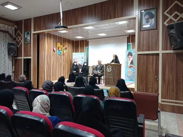 جلسه توجیهی دانشجویان جدید الورود دانشگاه برگزار شد. 4