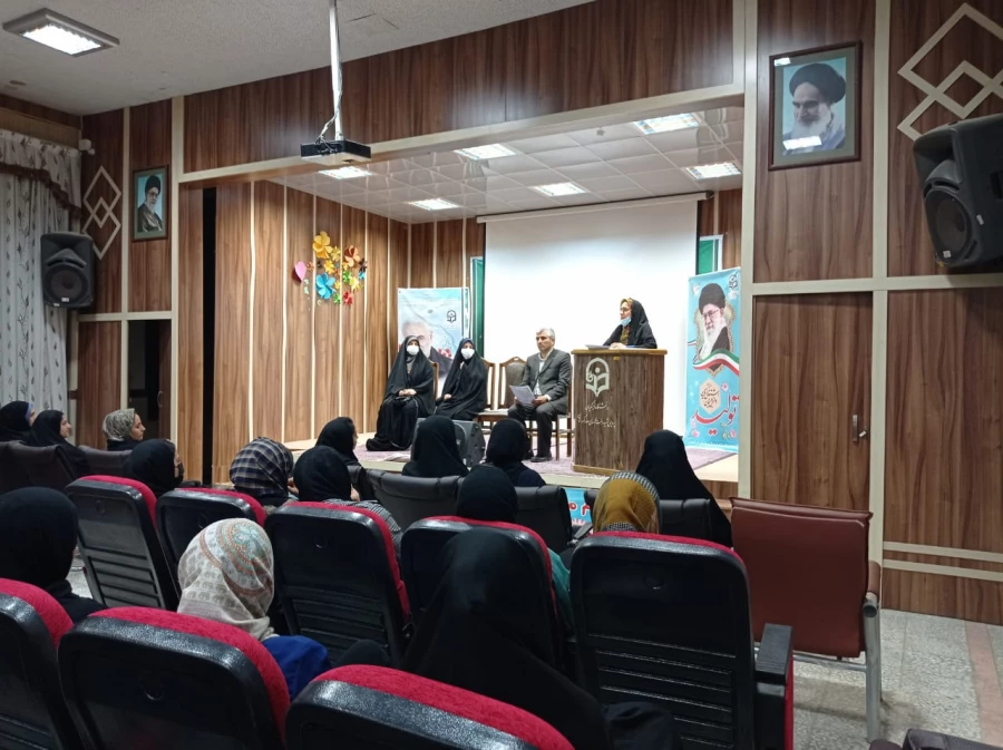 جلسه توجیهی دانشجویان جدید الورود دانشگاه برگزار شد. 4