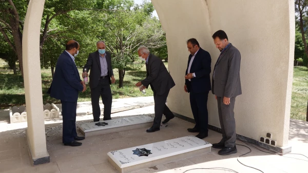 عطر افشانی و غبار روبی مزار شهدای گمنام دانشگاه فرهنگیان کردستان 4