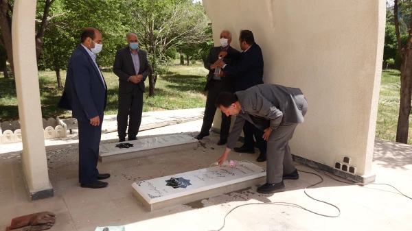 عطر افشانی و غبار روبی مزار شهدای گمنام دانشگاه فرهنگیان کردستان 5