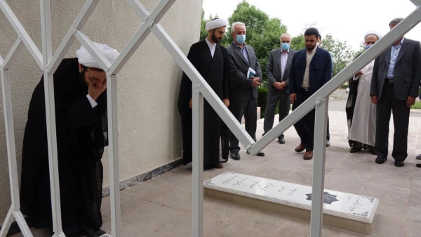 عطر افشانی و غبارروبی مزار شهدای گمنام دانشگاه فرهنگیان کردستان 5