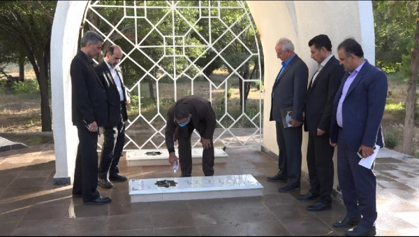 عطر افشانی و غبار روبی مزار شهدای گمنام دانشگاه فرهنگیان کردستان 4