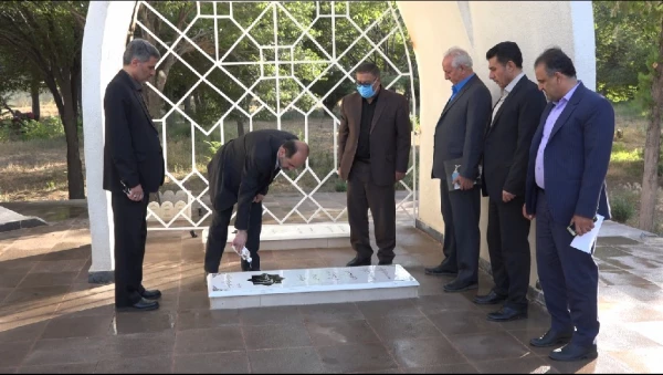 عطر افشانی و غبار روبی مزار شهدای گمنام دانشگاه فرهنگیان کردستان 5