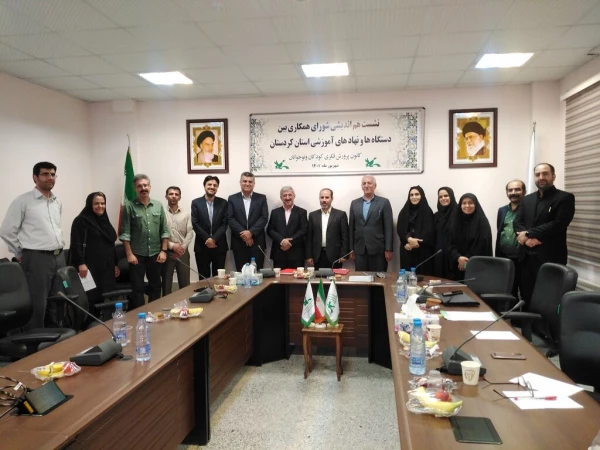 انعقاد تفاهم نامه  همکاری کانون زبان ایران با دانشگاه فرهنگیان کردستان 3