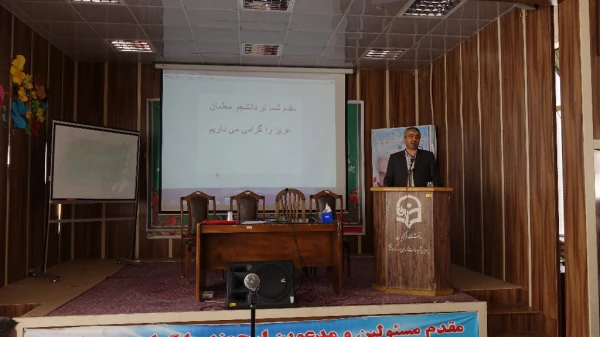 جلسه توجیهی نو دانشجومعلمان ورودی 1401  11