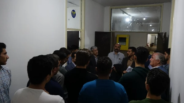 دیدار صمیمی و گفتگوی دوستانه مسئولین دانشگاه با دانشجویان خوابگاه 9