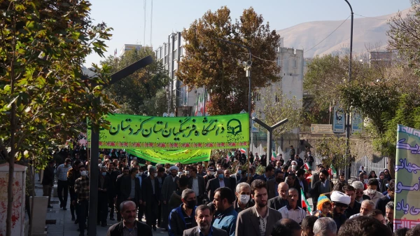 حماسه حضور انقلابی جامعه دانشگاه فرهنگیان کردستان در راهپیمایی روز ملی مبارزه با استکبار جهانی 6
