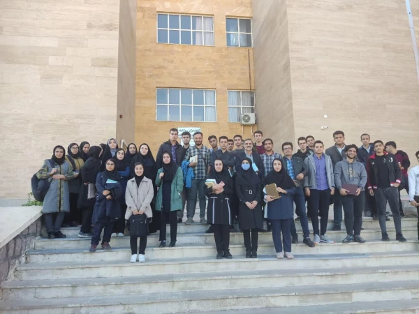 بازدید ازنمایشگاه کتاب دانشگاه کردستان 3