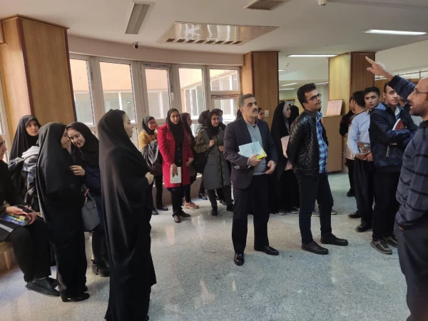 بازدید ازنمایشگاه کتاب دانشگاه کردستان 6