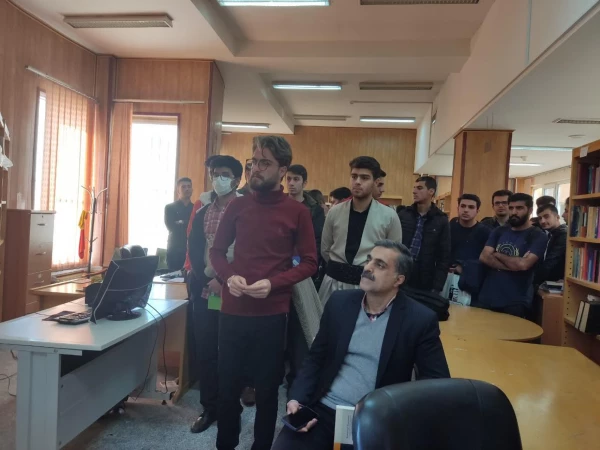 بازدید ازنمایشگاه کتاب دانشگاه کردستان 8