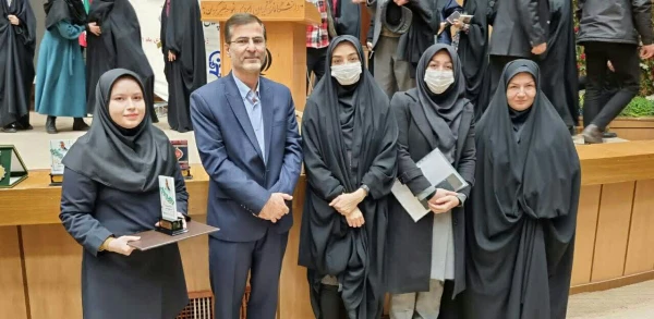 در جشنواره رسش قلم 2 در بخش نشریات برتر دانشجویی 3